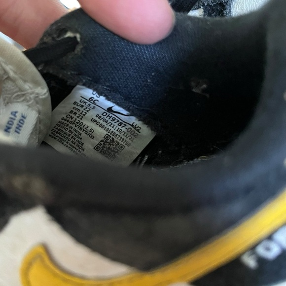 Nike Air Force 1 Athletic Club Baby Shoes Black Yellow White Size 6C Unisex - Picture 8 of 10